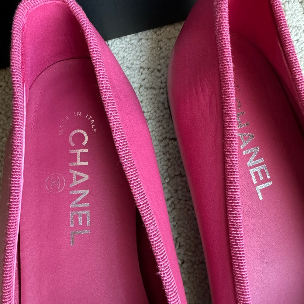 CHANEL Fuchsia Leather Ballet Flats 41.5 - Picture 3 of 8